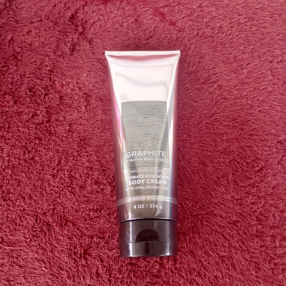 Bath and body works graphite body cream